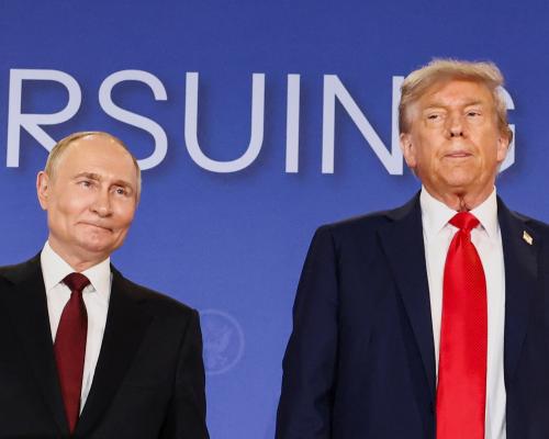 Tóm tắt kết quả cuộc hội đàm Trump–Putin ngày 15 tháng 8 năm 2025 tại Alaska, Hoa Kỳ. B2 bay trên bầu trời Alaska